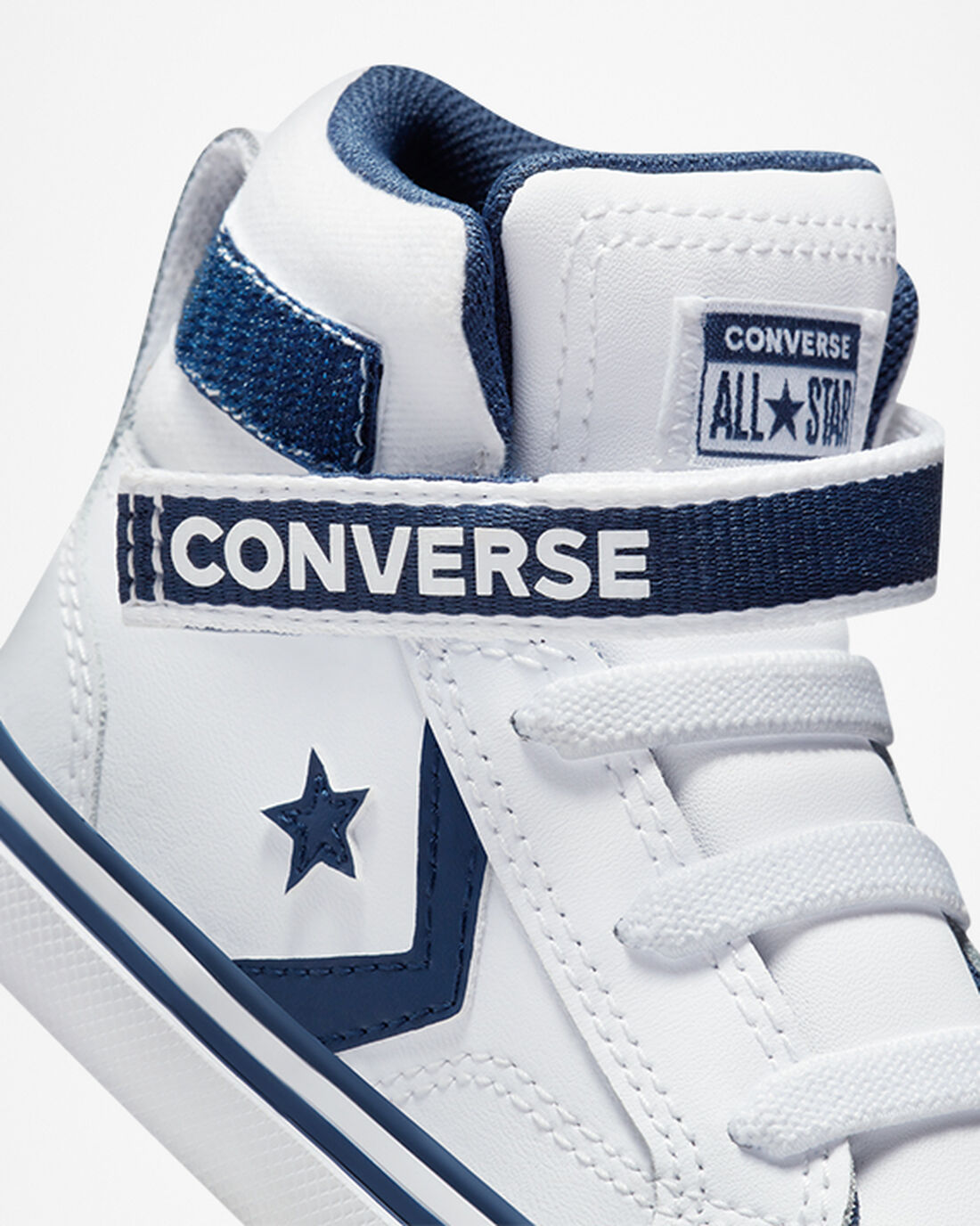 Converse Pro Blaze Pántos Easy-On Varsity Club Lány Magasszárú Cipő Fehér/Sötétkék/Fehér | HU04381